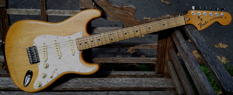 1971_Blonde_Strat_1800_00